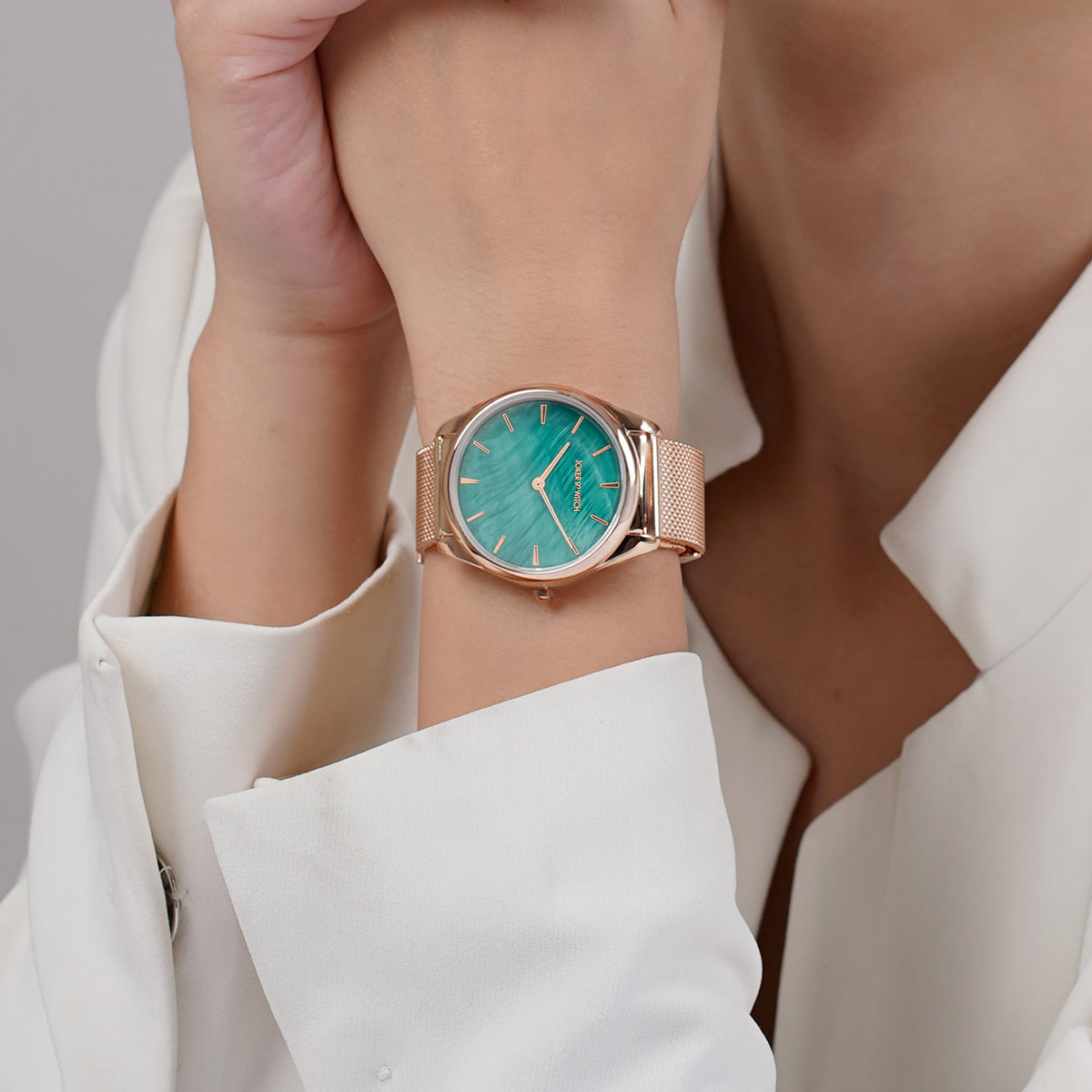 Venice Green Dial Rose Gold Mesh Strap Watch1