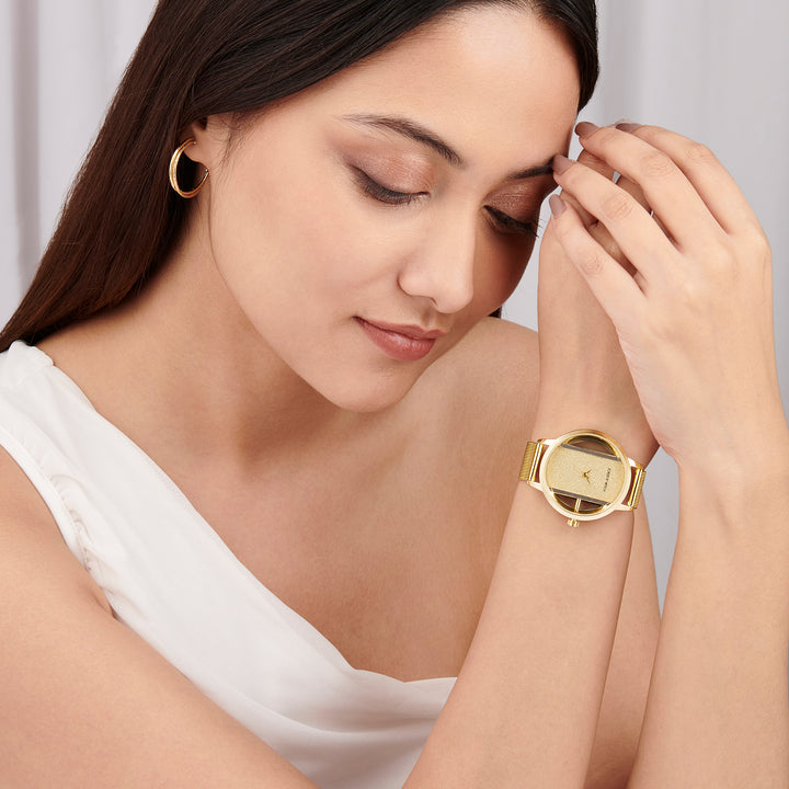 Futuristic Gold Large Glitter Dial Mesh Strap Women's Watch