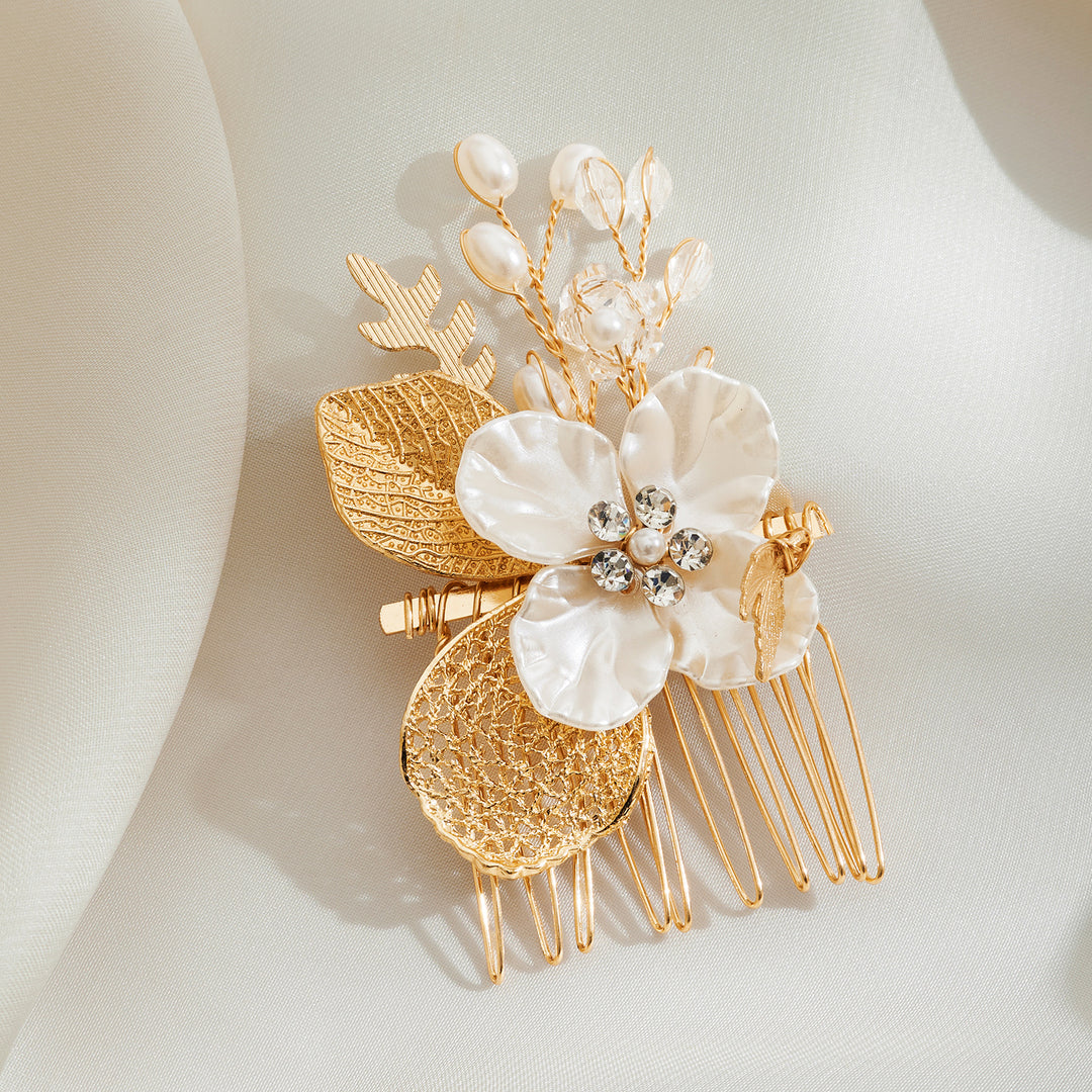 Nymphaea floral hairpin