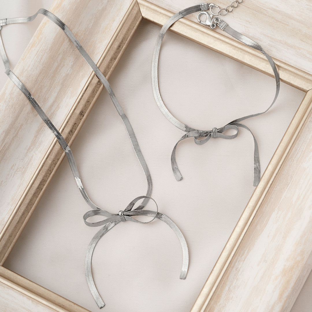 Audrey Bow Style Necklace and Bracelet Set