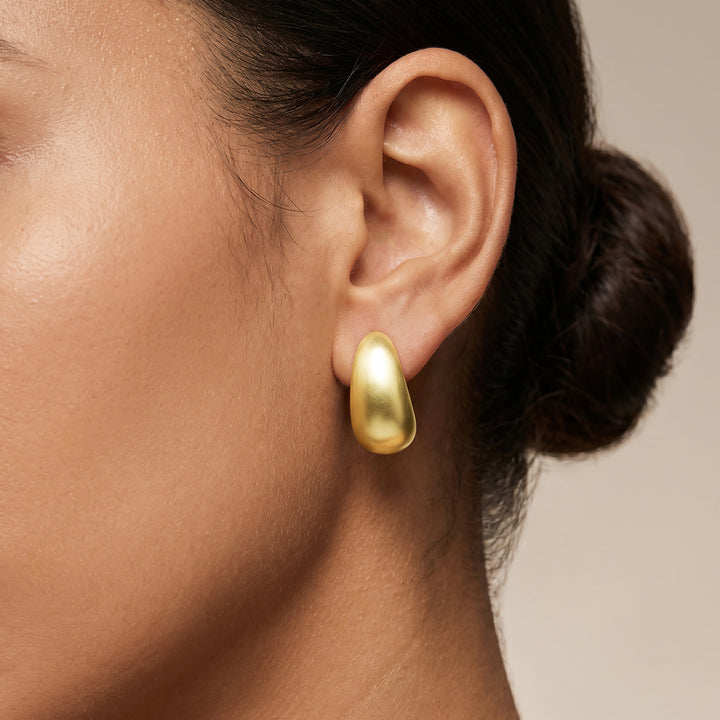 Dayna Gold Love Earrings Set