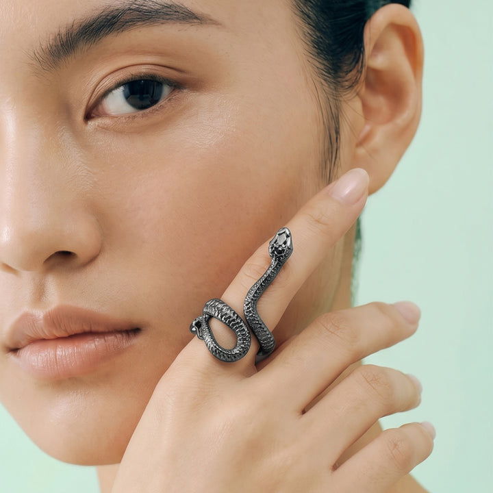 Sireva Black Snake Ring