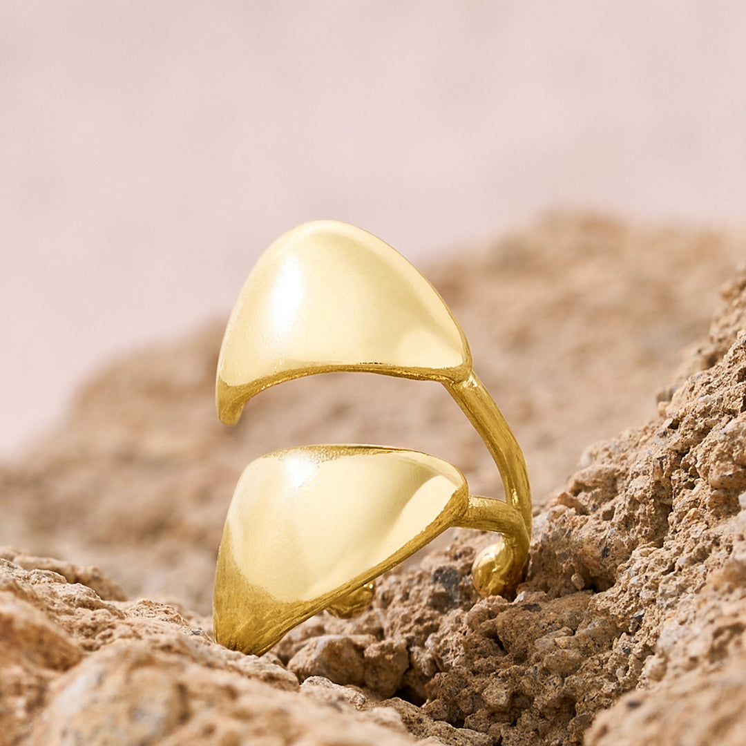 Kairis Gold Wrap Earcuff