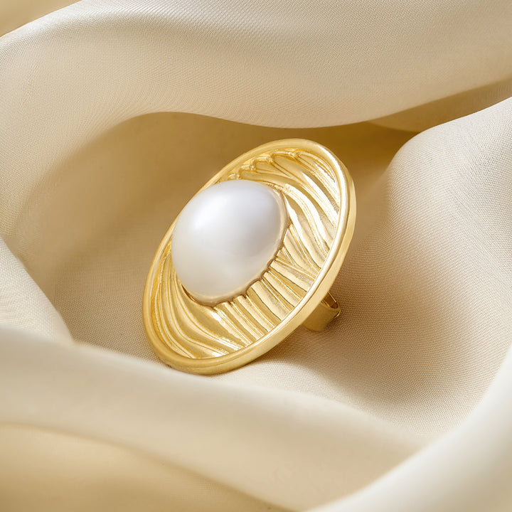 Aurelian Orb Molten Pearl Gold Ring