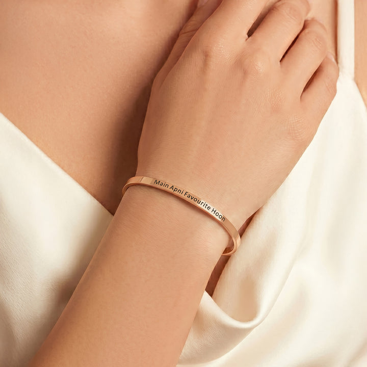 Main Apni Favourite Hoon Rose Gold Mantra Band