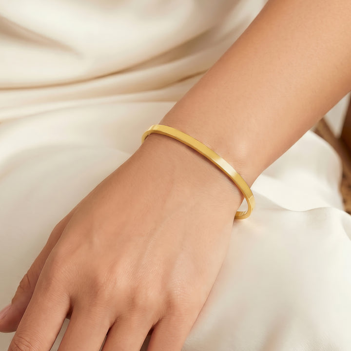 Minimal Gold Mantra Band