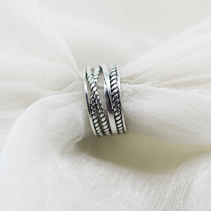 Steel Muse Men's Love Triangle