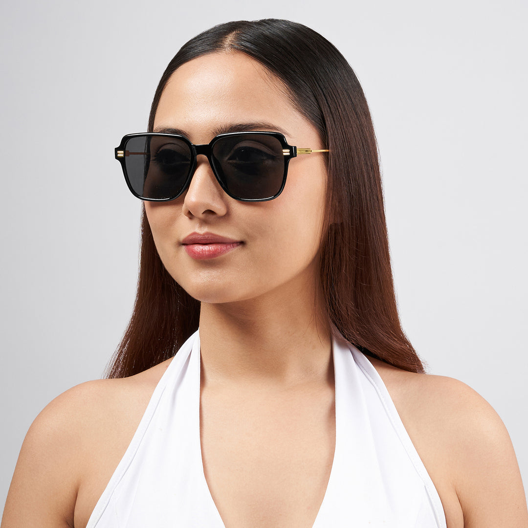 Westora Square Sunglasses With Black Frames And Black Lenses