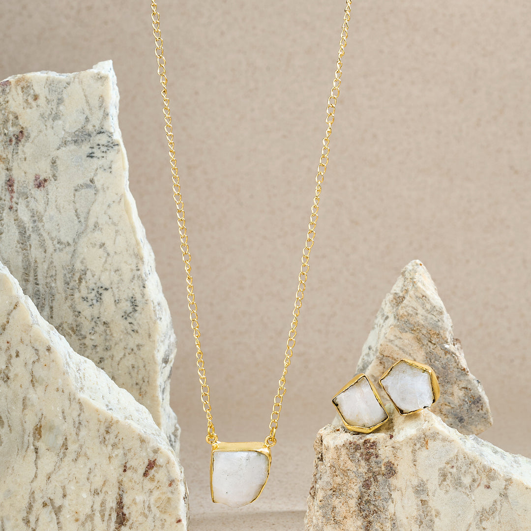 Soléa White Natural Stone Necklace Set