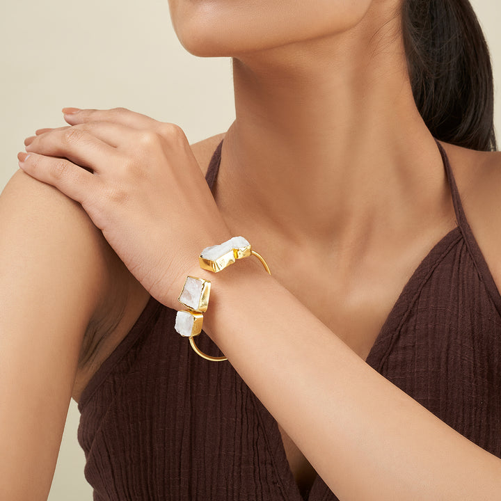 Soléa White Natural Stone Cuff Bracelet