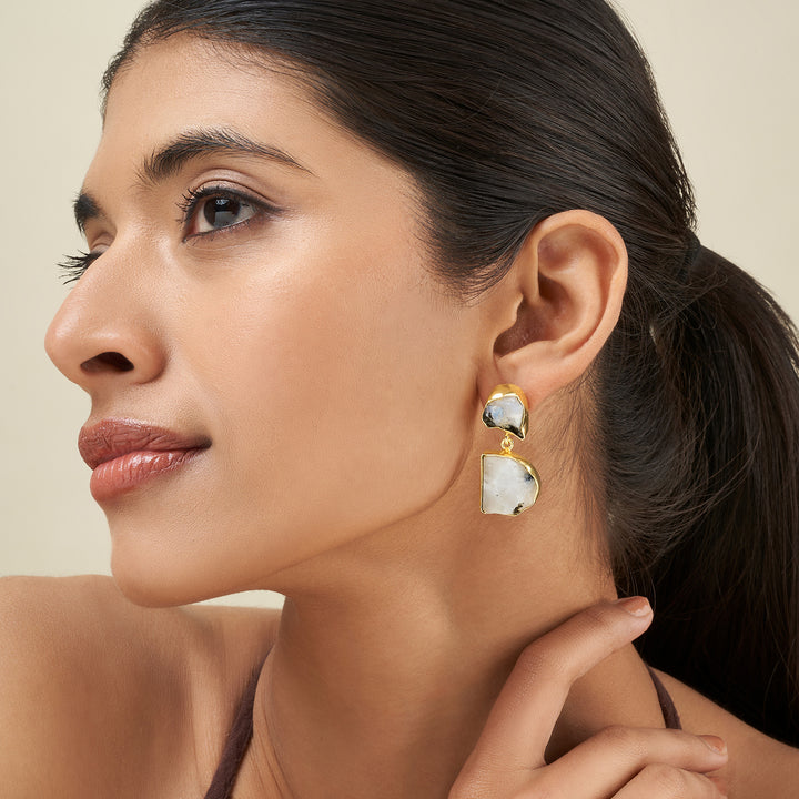 Soléa White Natural Stone Danglers