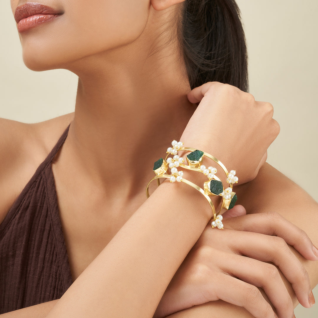 Soléa Dark Green Natural Stone Pearl Cuff Bracelet