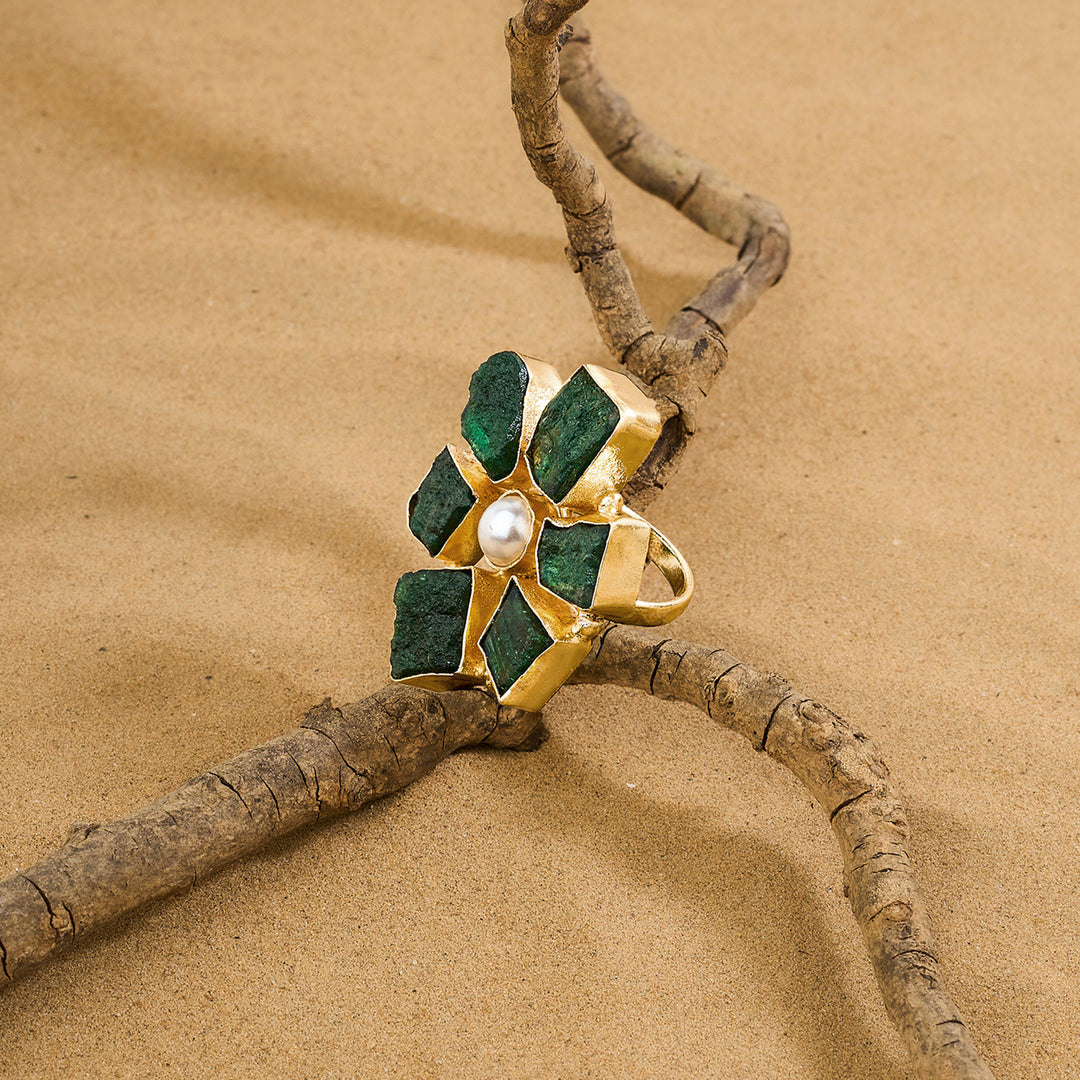 Soléa Dark Green Natural Stone Flower Ring