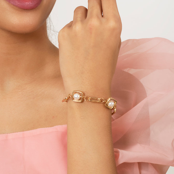 Bewitched Golden Pearl Linked Bracelet
