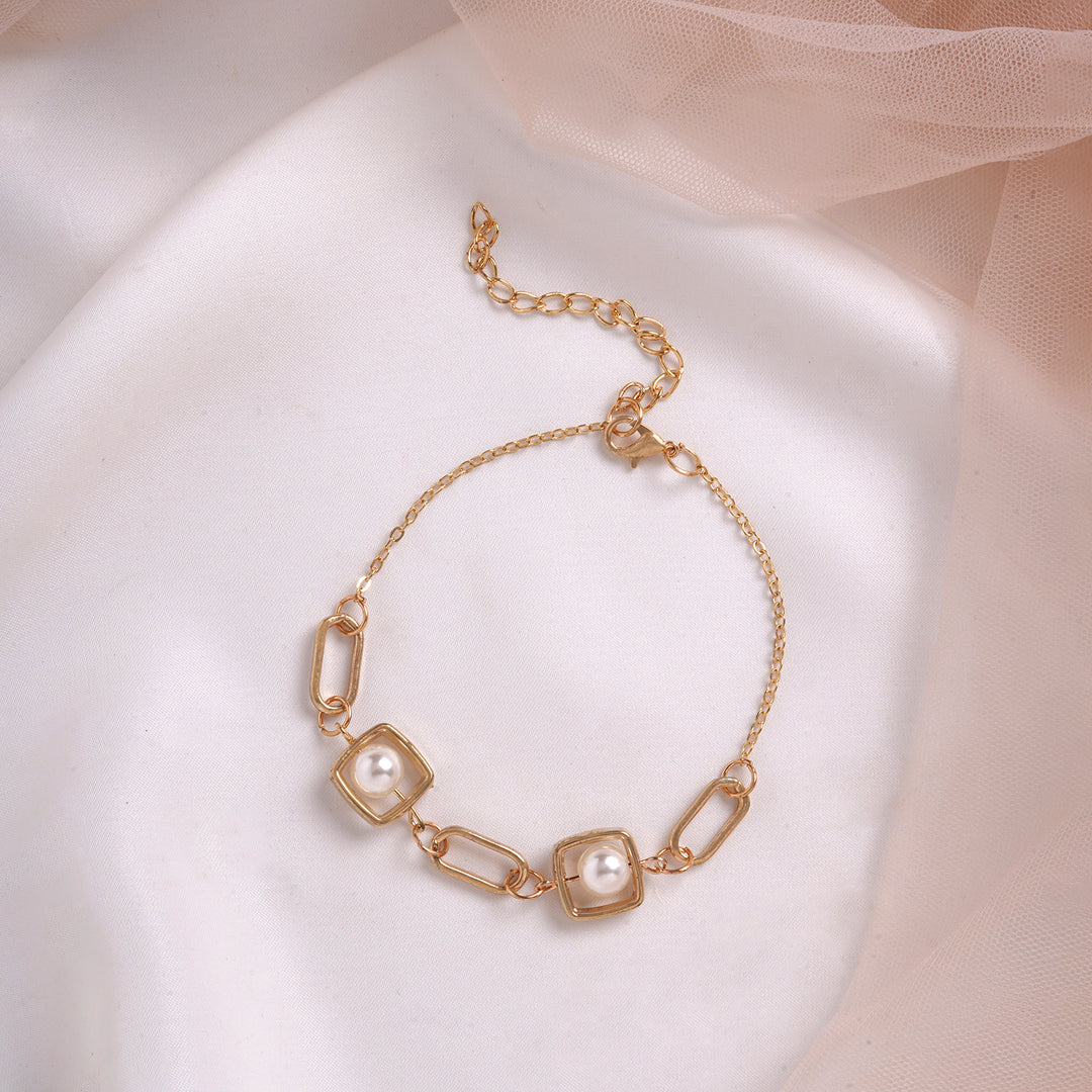 Bewitched Golden Pearl Linked Bracelet