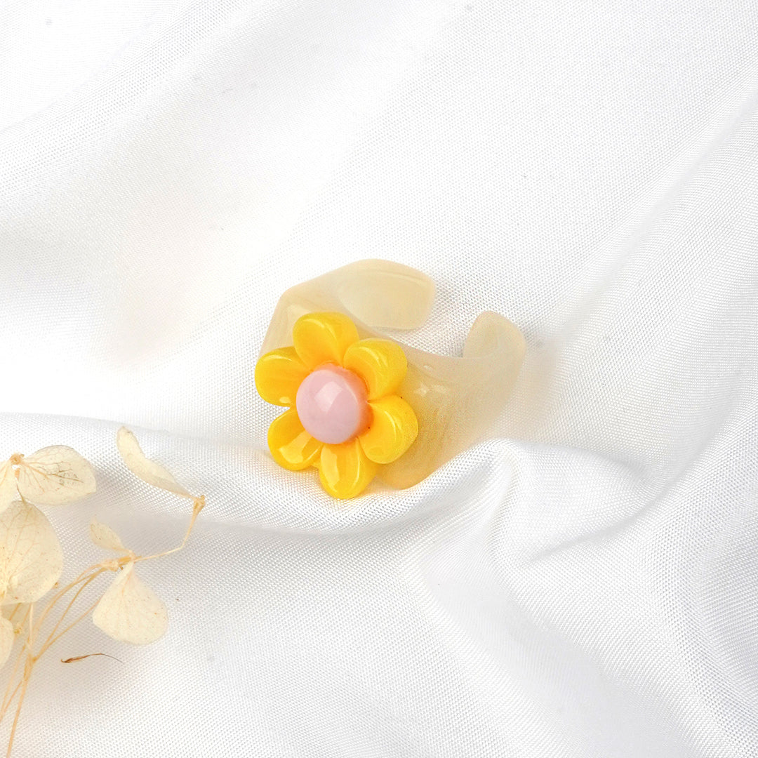 Bewitched Rhoda Yellow Floral Signet Ring