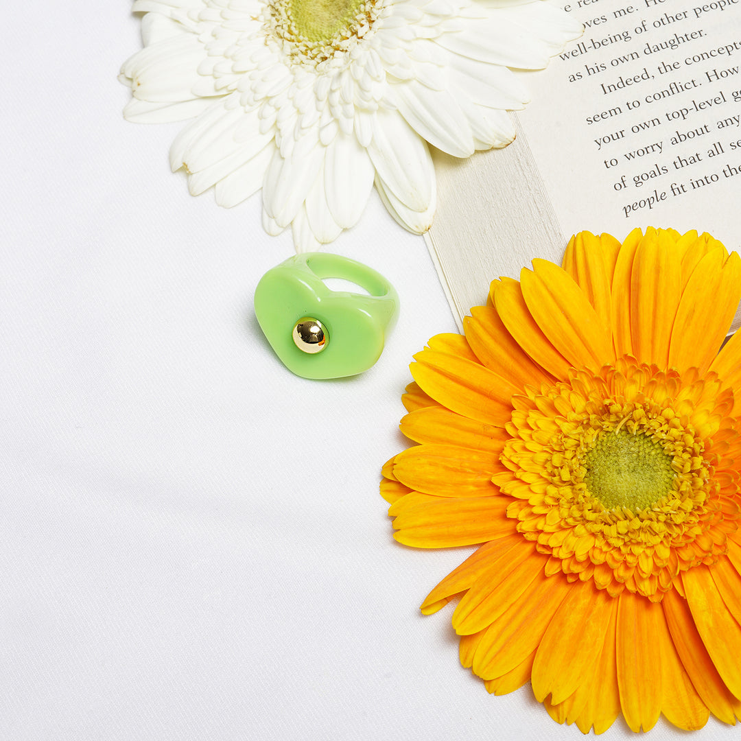 Bewitched Peppa Green Heart Signet Ring