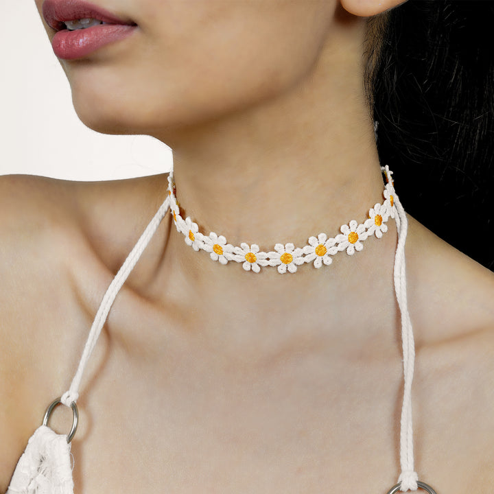 Bewitched Mini Daisy Choker