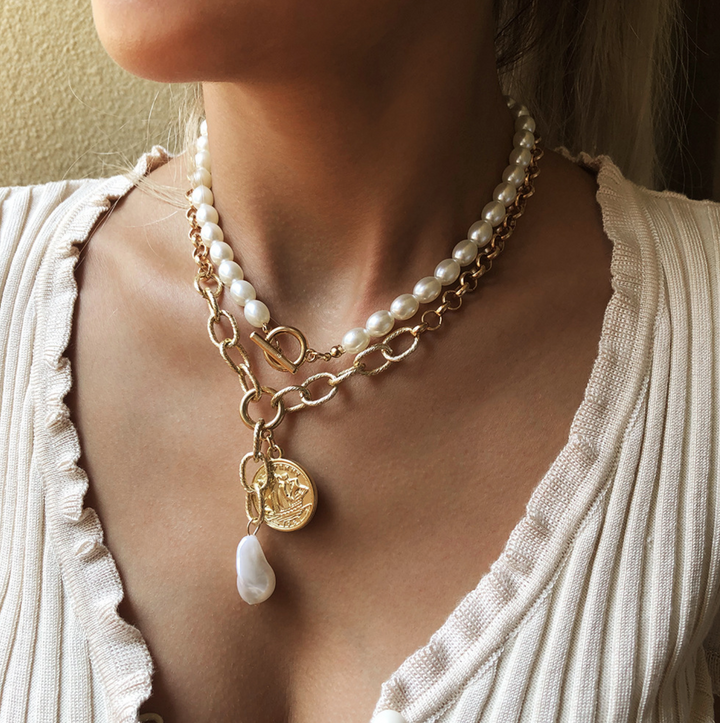 Alluring Pearl and Gold Chain Link Layered Necklace