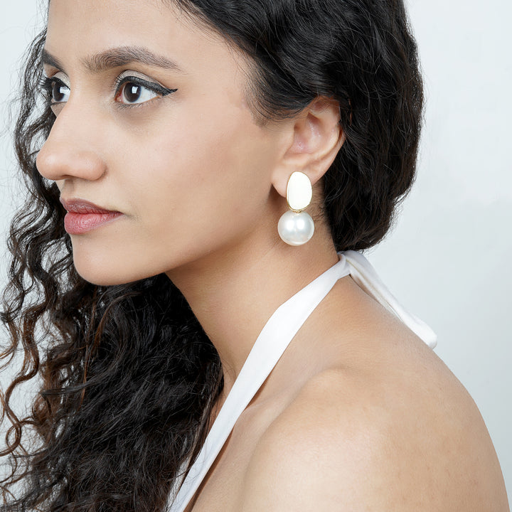 Soleil Gold And White Pearl Earring