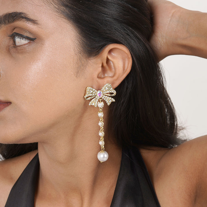 Pearly Present Gold Earring