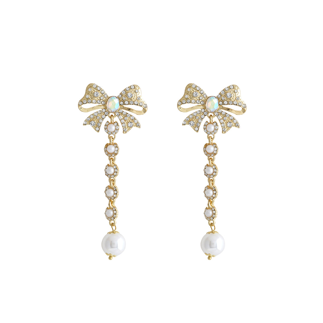 Pearly Present Gold Earring