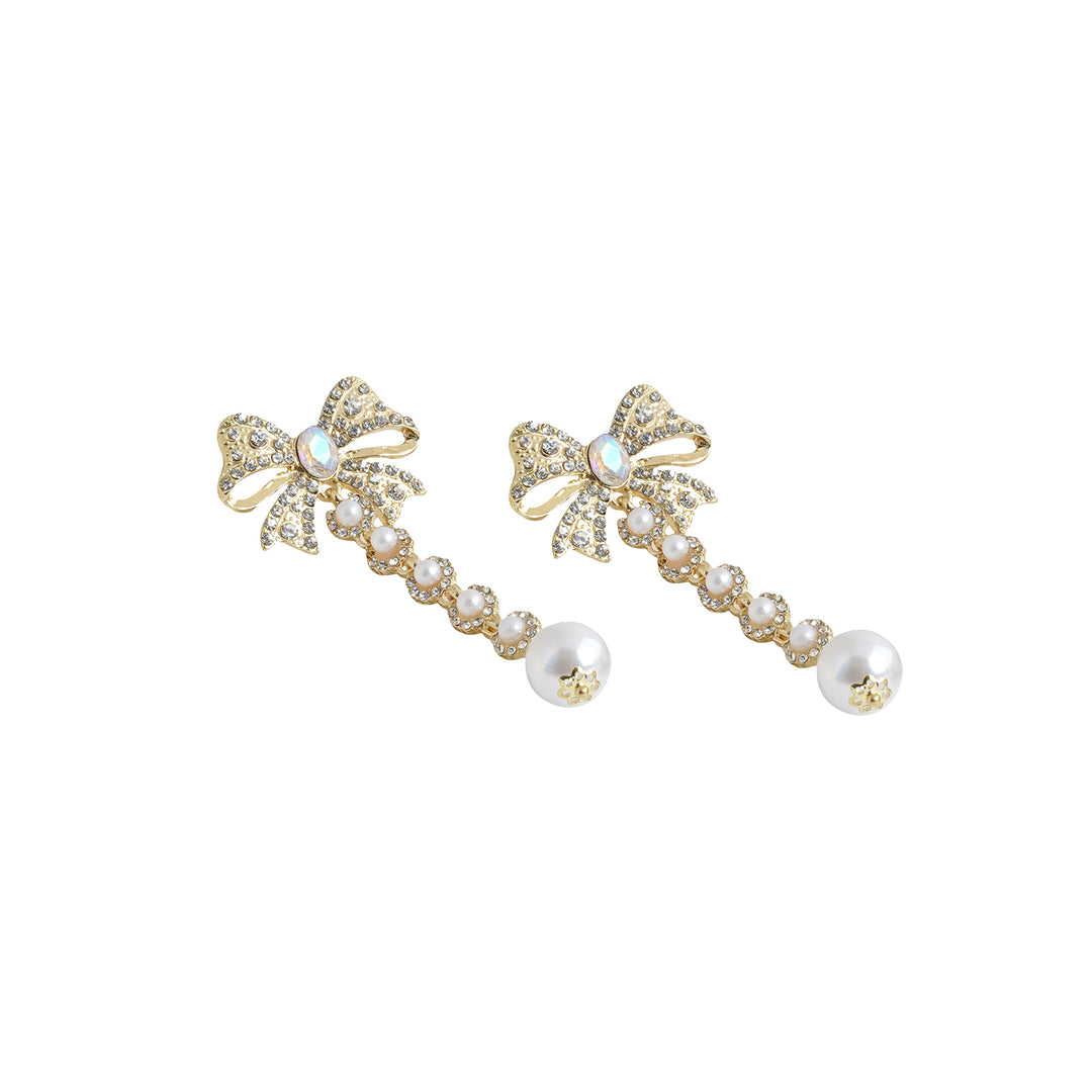 Pearly Present Gold Earring