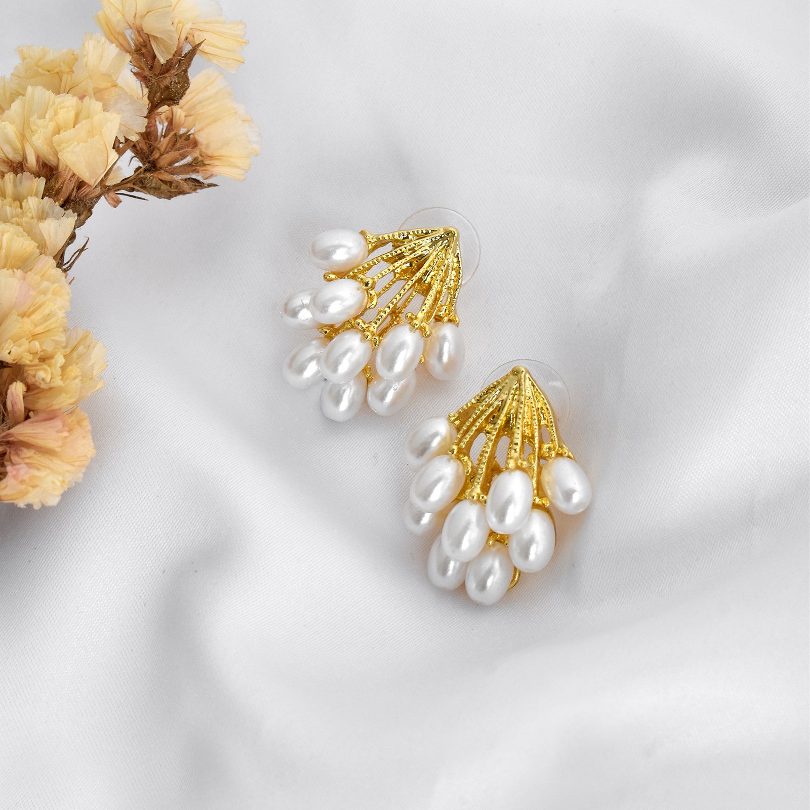 The Pearl Story - White Pearl Linked Drop Earrings – Curio Cottage