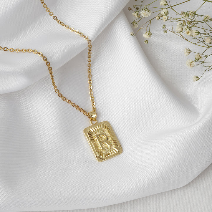 Daze Alphabet R Necklace