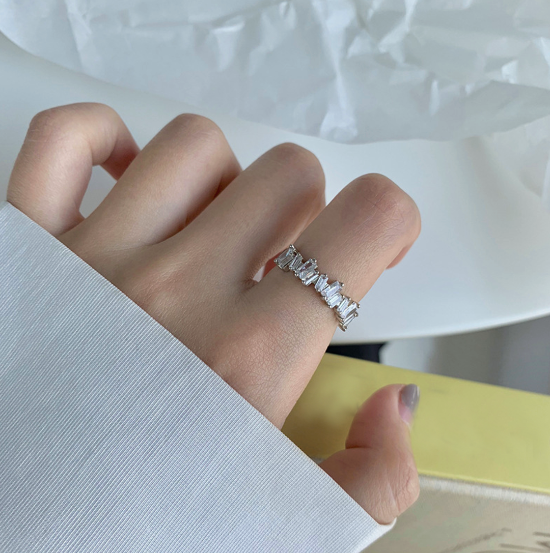 Ochi Dainty Silver Ring