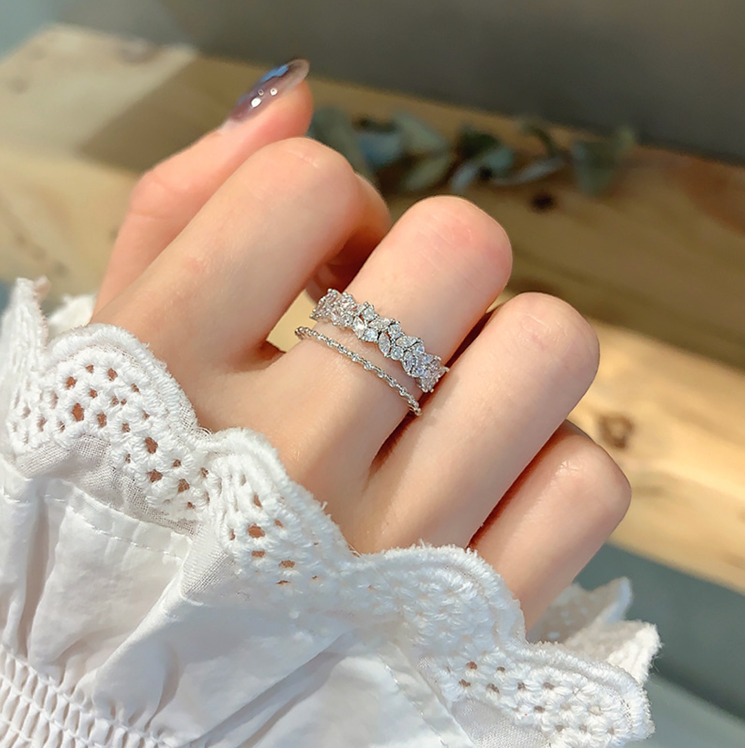 Amour Rhinestones Silver Ring