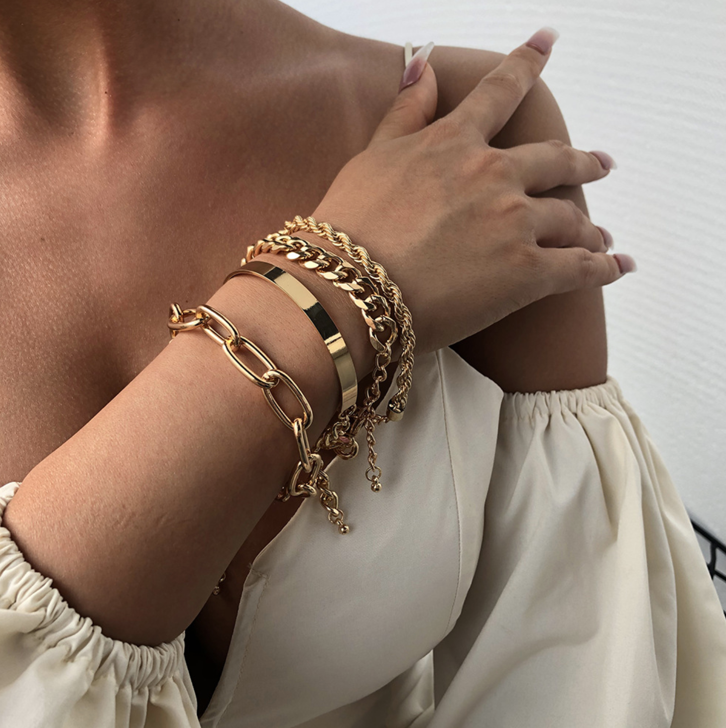 anthropologie twisted gold chain bracelet | Gold bracelet chain, Chain  bracelet, Bracelet shops