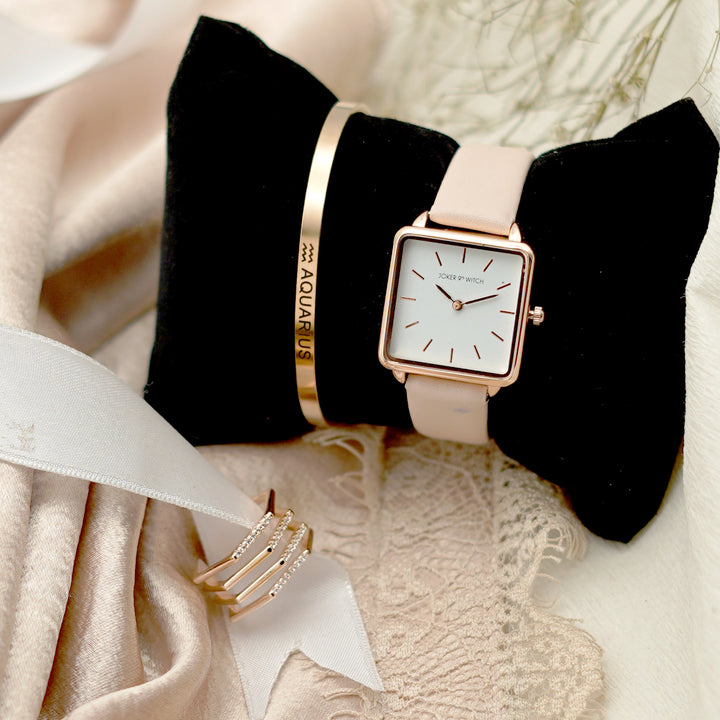 Shooting Star Aquarius Love Triangle