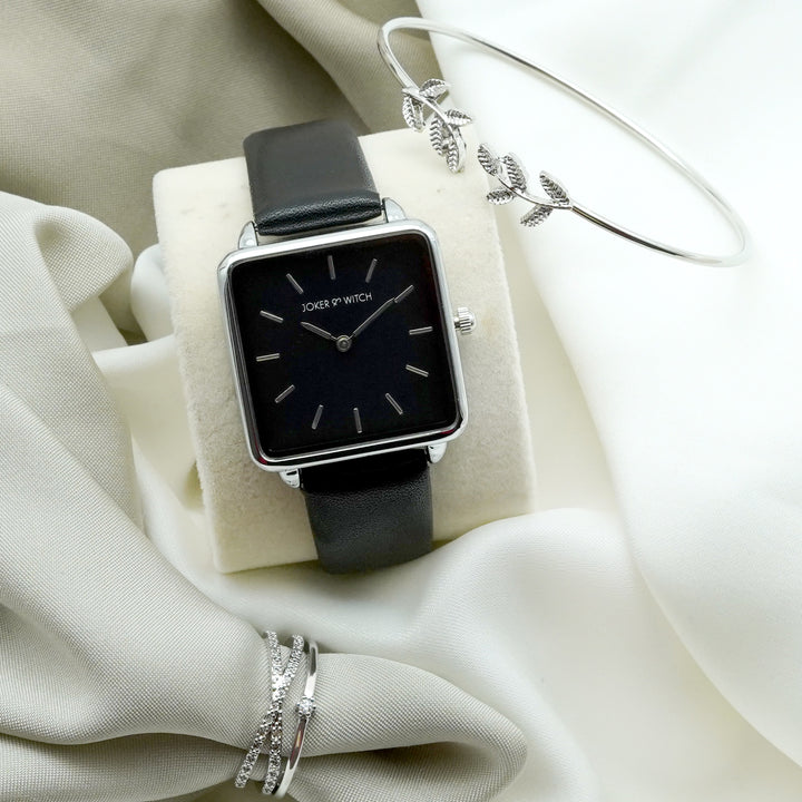 Mercury Love Triangle