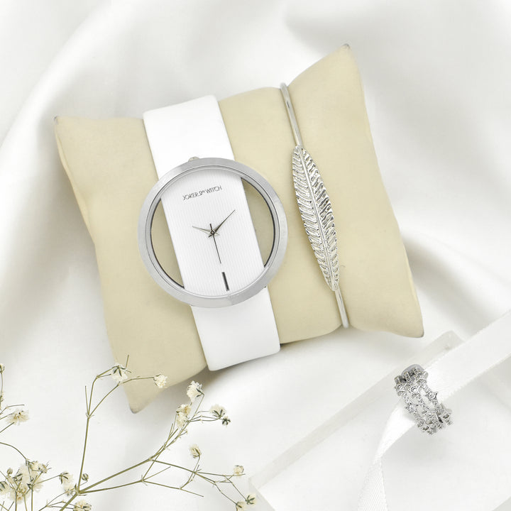 Scarlet Love Triangle