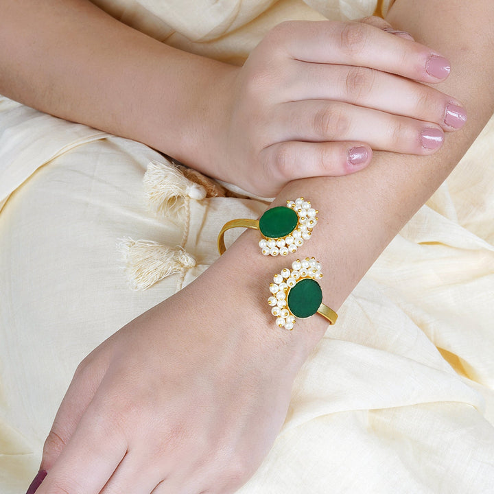 Teejh Piyali Green Studded Pearl Bracelet