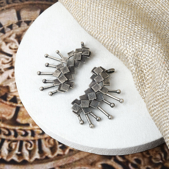 Teejh Aalaya Silver Oxidised Earcuff