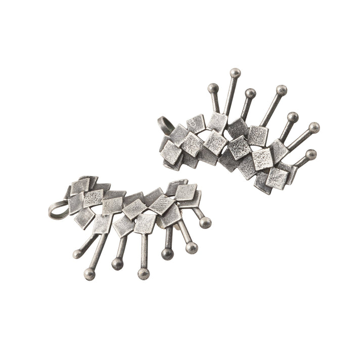 Teejh Aalaya Silver Oxidised Earcuff