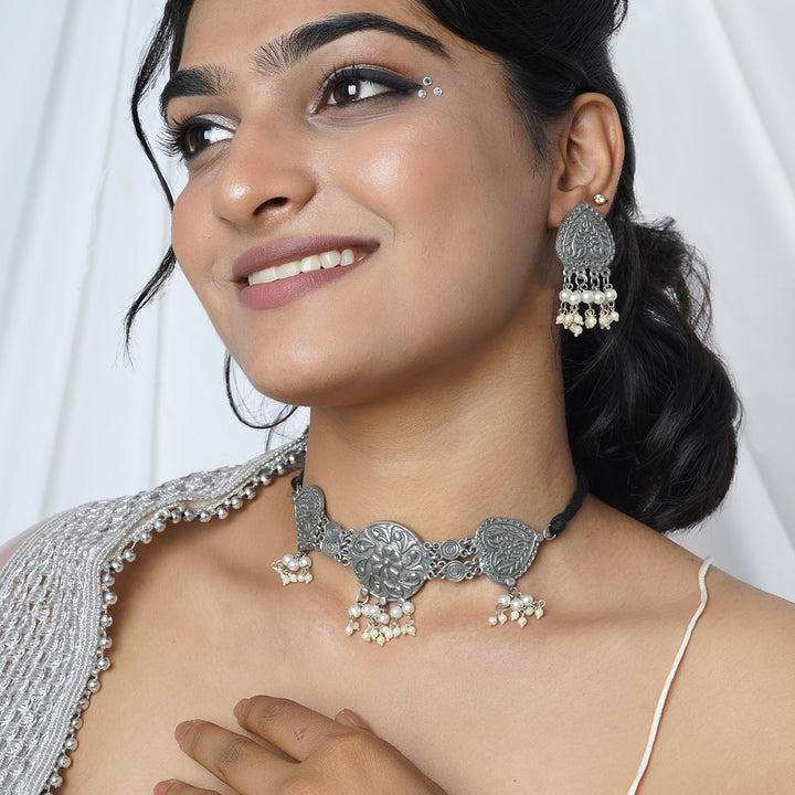 Teejh Saiya Silver Oxidised Necklace Set