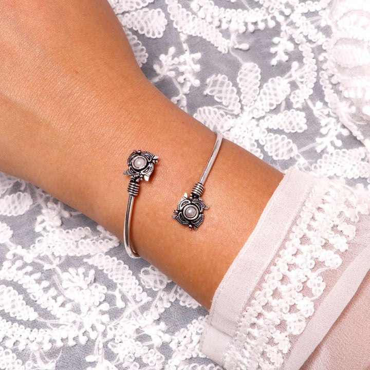 Aparna White Flower Silver Oxidized Bracelet - Joker & Witch