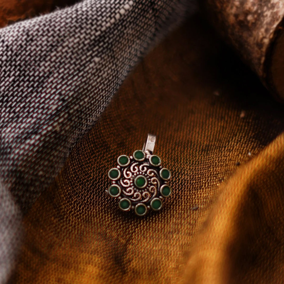 Teejh Soumya Green Stone Nose Pin