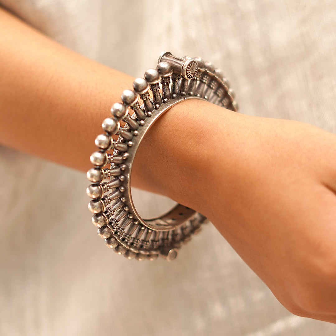 Teejh Jeni Silver Oxidised Bangle