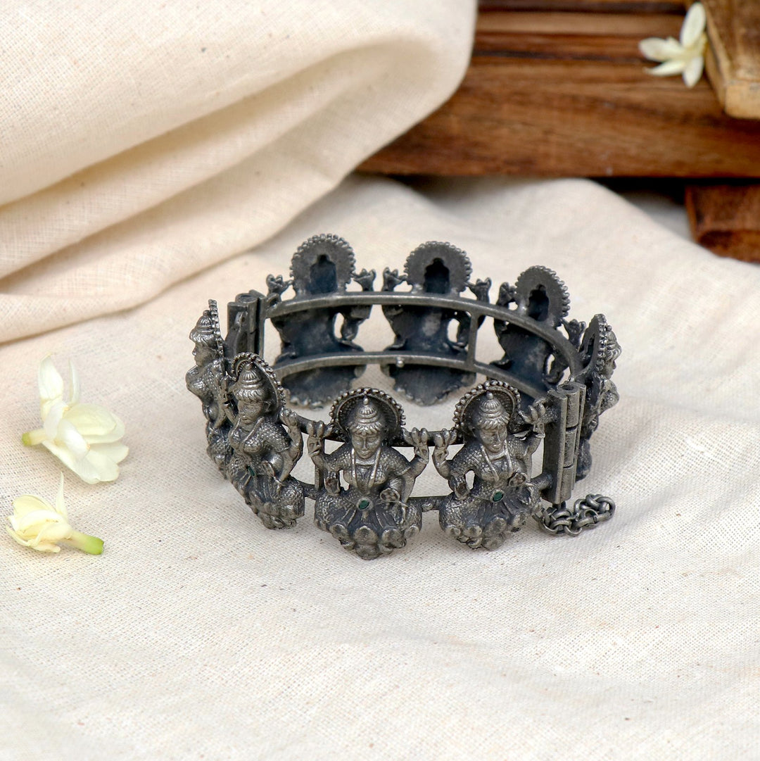Teejh Sudha Green Stone Silver Oxidised Bangle