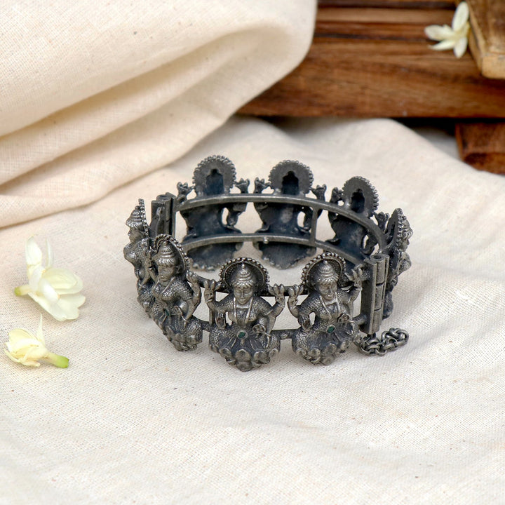 Teejh Sudha Green Stone Silver Oxidised Bangle