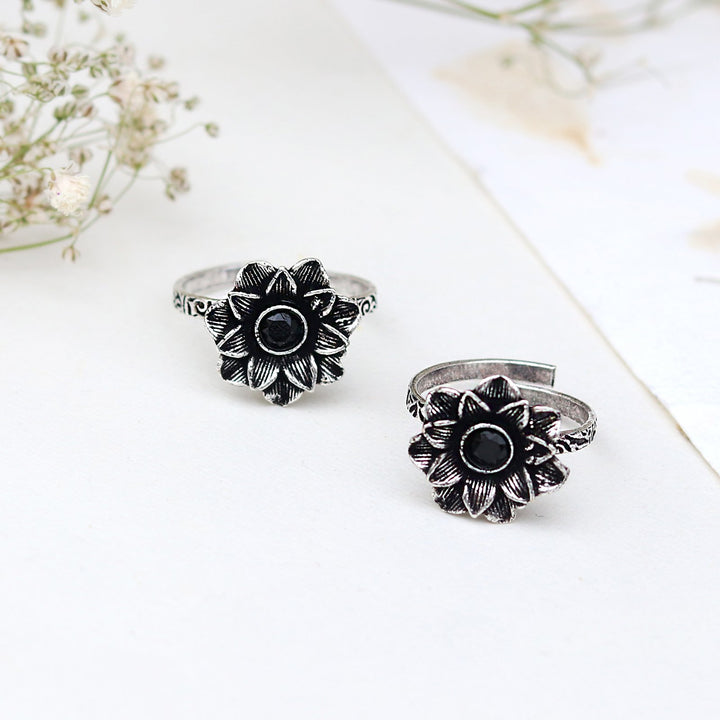Teejh Kayra Black Stone Silver Oxidised Toe Rings