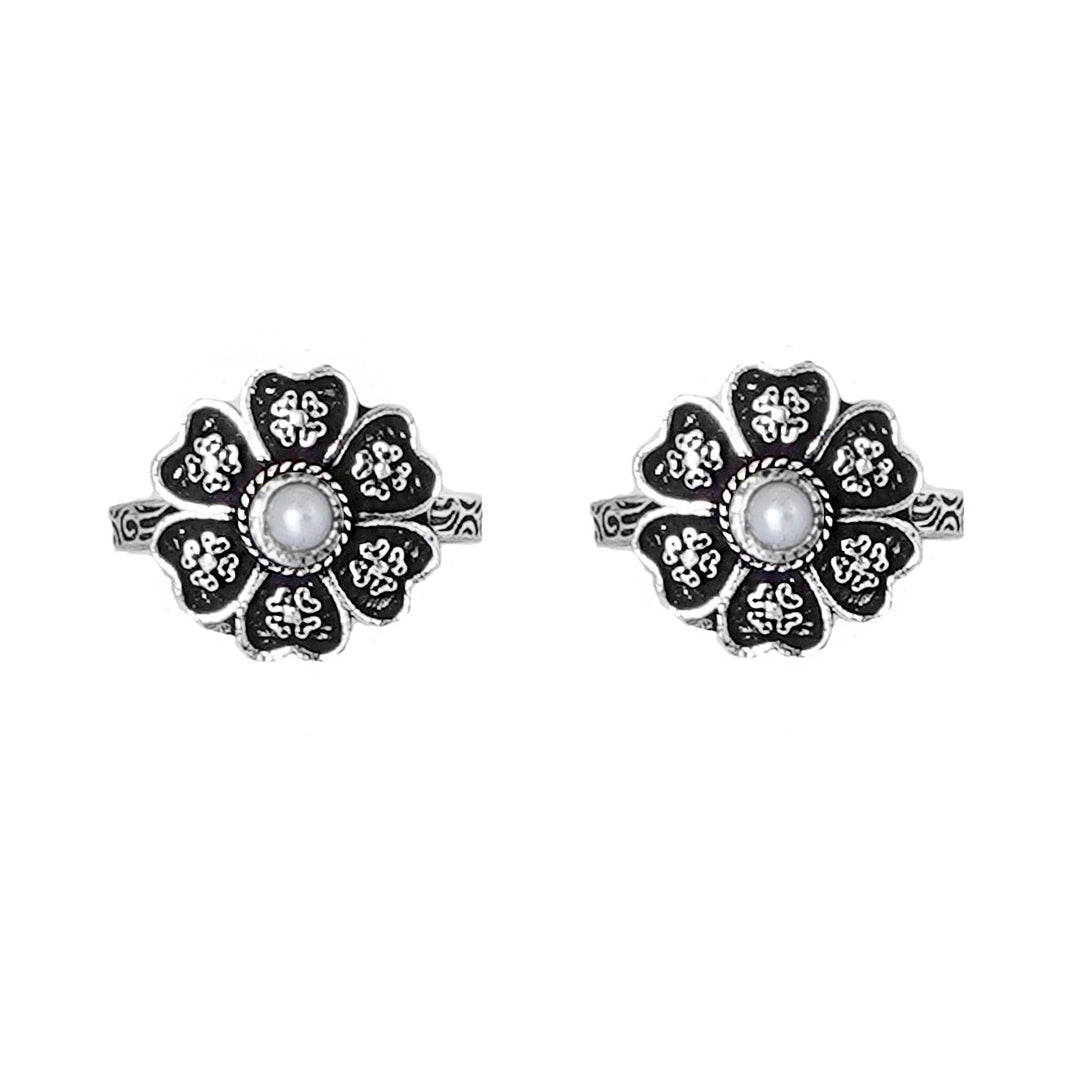 Teejh Ruhi White Stone Silver Oxidised Toe Rings