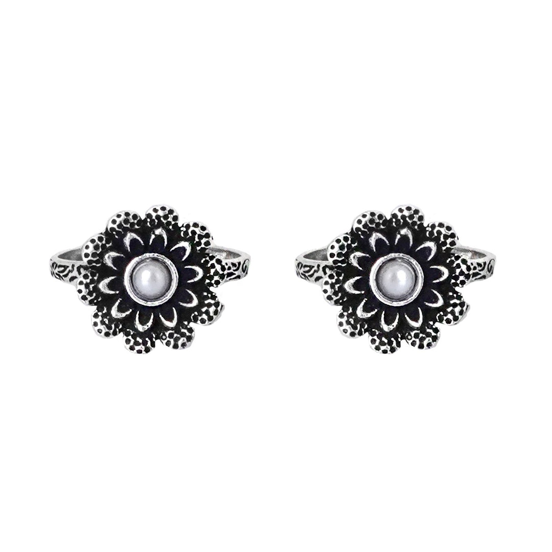 Teejh Tishya White Stone Silver Oxidised Toe Rings