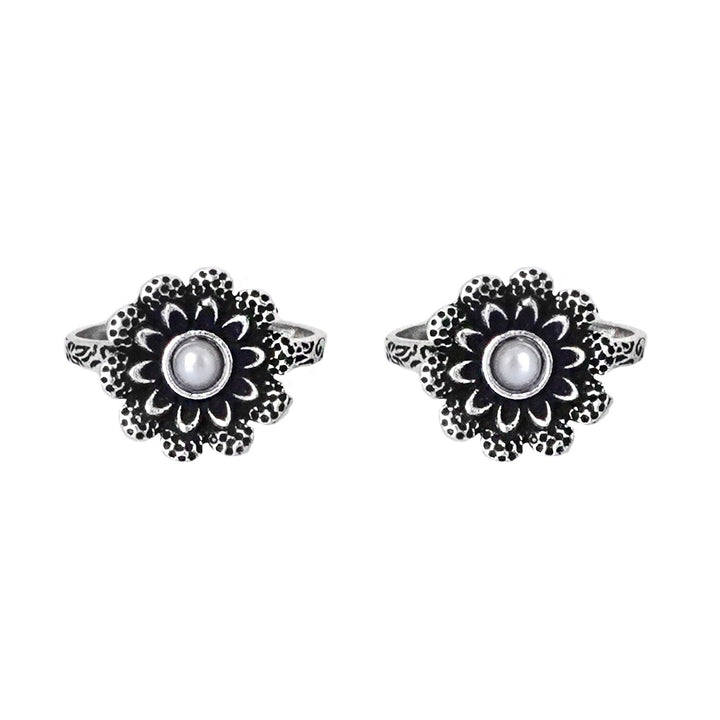 Teejh Tishya White Stone Silver Oxidised Toe Rings