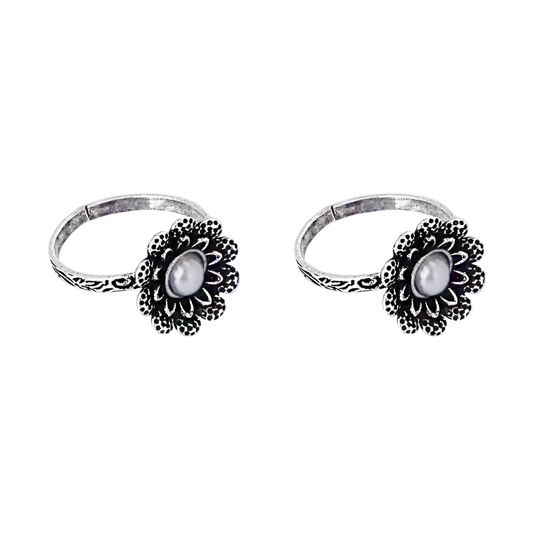 Teejh Tishya White Stone Silver Oxidised Toe Rings