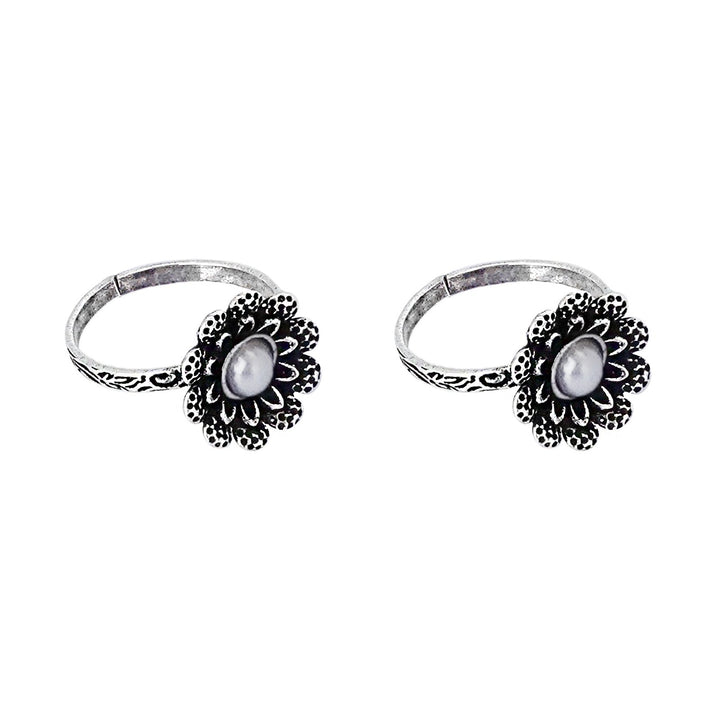 Teejh Tishya White Stone Silver Oxidised Toe Rings